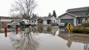 Barrie's Minet's Point Residents Advised to Use Self-Serve Sandbags Amid Flooding