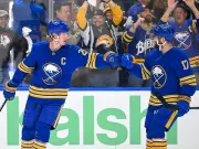 Buffalo crowd sings O Canada after anthem singer's mic fails