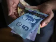 Canadian Consumers Shift Spending Priorities Amid Economic Concerns