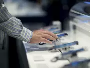 Canadian Telecom Stocks Plunge as Analysts Warn of Damaging Price Wars