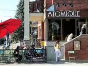 Dinette Atomique: Retro Charm Outshines Inconsistent Food in Sandy Hill