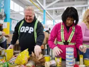 Iran War Crisis Exacerbates Food Bank Demand in Toronto, Reaching Record High