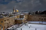Israel Permits 100 Worshippers at Western Wall Amid Ongoing Tensions