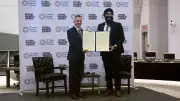 Ottawa Mayor and Ontario Transport Minister Reaffirm Commitment to LRT and Highway 174 Upload