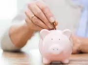 Should Caroline, 62, Defer CPP and OAS to Age 70 or Delay Retirement?