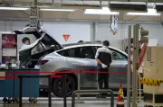 Tesla CEO Sees Shanghai Gigafactory as Key to Future Robot Mass Production