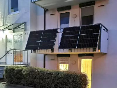 Activists Push for Balcony Solar Panels in Alberta, But Barriers Remain