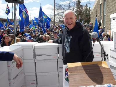 Alberta Separatists Celebrate Signatures; Nenshi Demands Petition Invalidated
