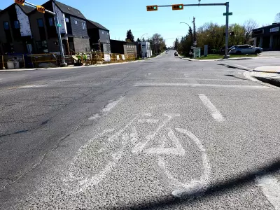 Alberta's Bike Lane Battle: Premier vs. Mayor Over Cycling Infrastructure