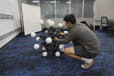 Argus Robot: 20 Legs and Eyes for Instant 360-Degree Movement