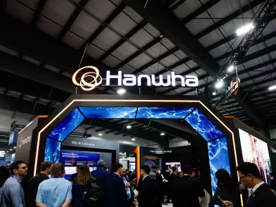 Hanwha Offers Rockets in Bid for Canadian Submarine Deal