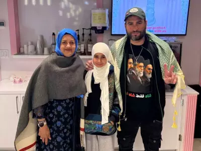 Liberal MP photographed with organizer of terrorist vigils