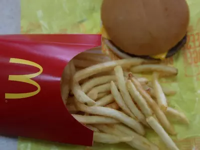 McDonald's Cheeseburger: A Surprising Dietitian Favorite for Balanced Fast Food