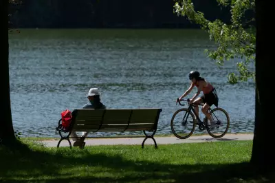 Summer Weather Arrives in Toronto for Victoria Day Long Weekend