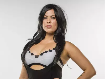 SUNshine Girl Dee: A Libra with Hazel Eyes and Classic Taste