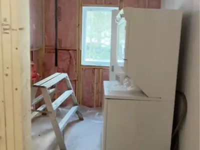 Weekend Decorator: Transforming a Laundry Room into a Bold Cottage Entryway