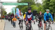 40th Tour de L'Ile Draws Thousands of Cyclists in Montreal