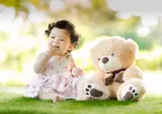 Ancient Chinese Gender Prediction Chart Gains Popularity Among Expectant Parents