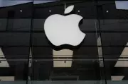 Apple Shares Rise on Strong Sales Ahead of CEO Change