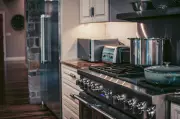 Appliance Prices May Rise as Retailers Urge Quebec to Delay Consumer Law