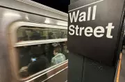 Asian Shares Dip, Oil Retreats on Iran War Uncertainty