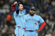 Blue Jays' Cease, Guerrero Jr. leave game against Pirates early