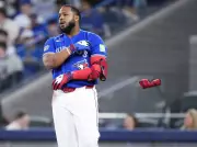 Blue Jays' Vladimir Guerrero Jr. leaves game after hit by pitch, Dylan Cease also exits