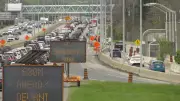 Commuters Frustrated by Highway 417 Lane Closures in Ottawa