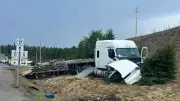 Driver critical after crash with transport truck in Shabaqua, Ont.