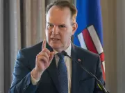 Federal minister pushes airport privatization, hints at CFB Edmonton boost