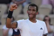 Felix Auger-Aliassime Advances to Third Round at French Open