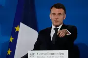 Macron Scolds Noisy Crowd at Africa Forward Summit in Nairobi