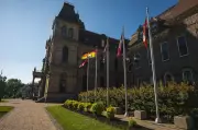 New Brunswick to Probe Child Welfare System After Teen's Death