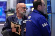 Oil Prices Fall, Stocks Rise as Persian Gulf Deal Hopes Grow