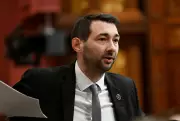 QS Urges Reinstatement of Fast-Track Immigration Before Spring Session Ends