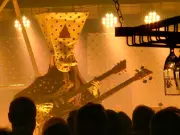 Quebec's Double-Neck Guitar: DIY Innovation Goes Global