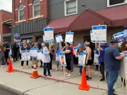Renfrew Social Workers Strike for Higher Pay