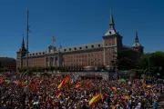 Thousands Rally in Madrid Demanding PM Sanchez Resign Over Graft Allegations
