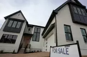 US home sales flat in April as spring buying season drags
