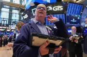 U.S. Stocks Edge Higher After Strong Profit Reports End 4-Day Slump