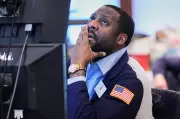 U.S. stocks rise, catching up with global market gains
