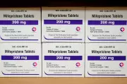 US Supreme Court Temporarily Extends Access to Abortion Pill Mifepristone