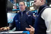 Wall Street Falls from Records as AI Stocks Slump, Oil Prices Rise