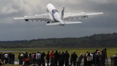 Airbus to Inspect 16 A380s After Finding Wing Cracks