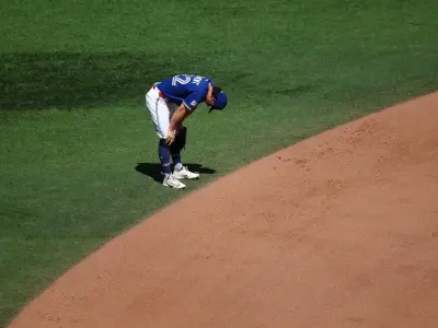 Blue Jays lose sixth straight, swept by Rangers on wild pitch in ninth