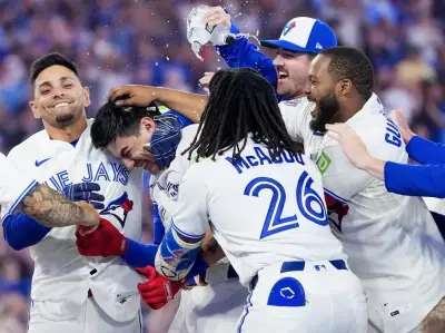 Blue Jays Walk Off Phillies Behind Valenzuela's Clutch Single