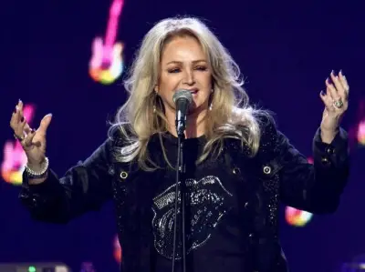 Bonnie Tyler Awakens from Coma After Emergency Surgery, Still Critical