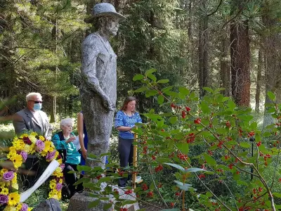 Bronze plaques commemorating WWI internment stolen in Banff