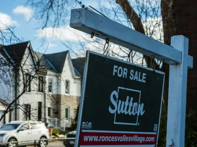 Canadians Divided on Whether Now Is the Right Time to Buy a Home