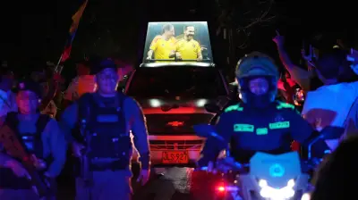 Colombia’s de la Espriella Leads in Tight Presidential Runoff
